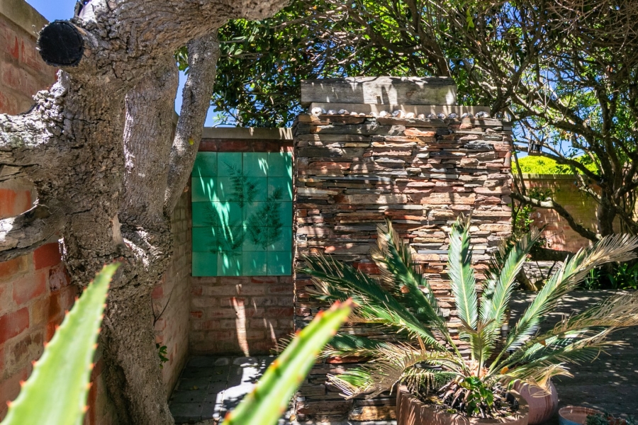 4 Bedroom Property for Sale in Buffalo Bay Western Cape